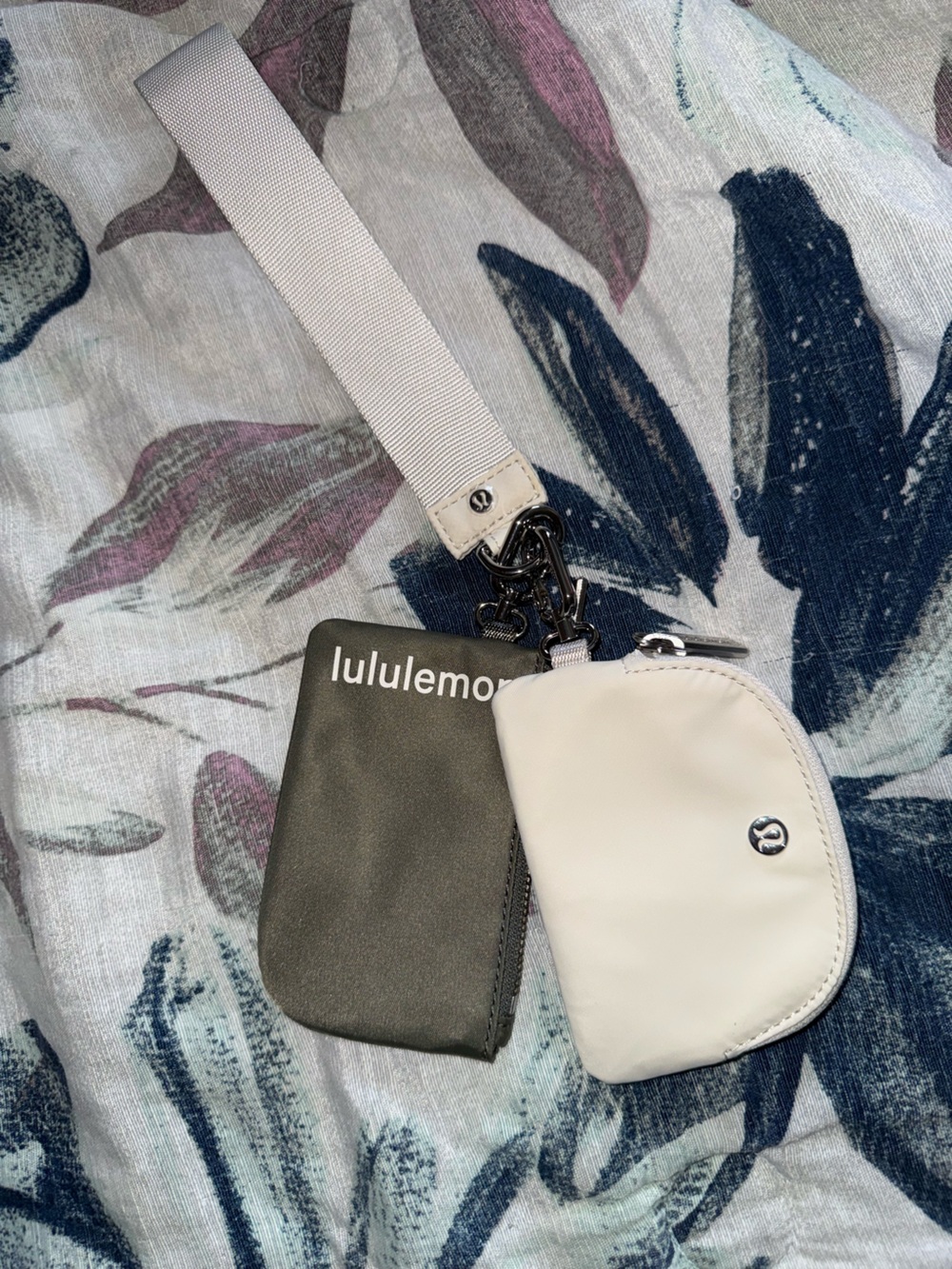 Lululemon Dual Pouch Grey Sage/White Opal